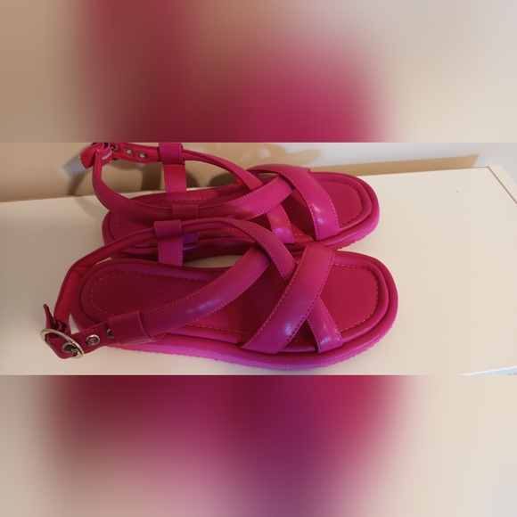 Jenny Fairy Sandals Hot Pink Brand New size 38 (size 8) narrow fit - Picture 1 of 3